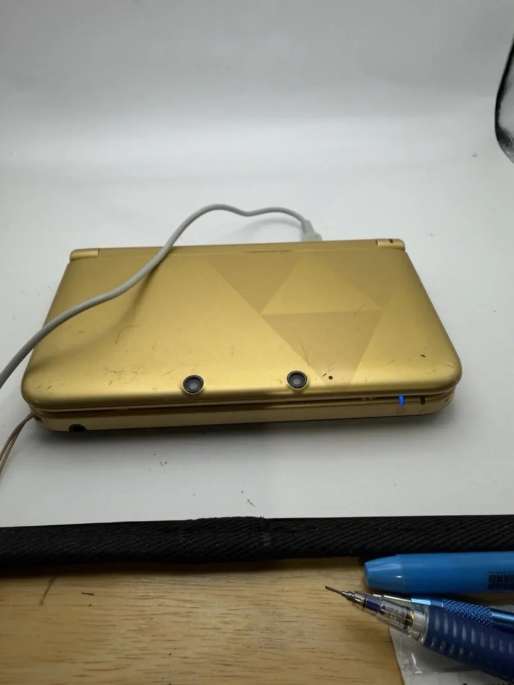 Nintendo 3DS XL Limited Edition Gold W/ Charger